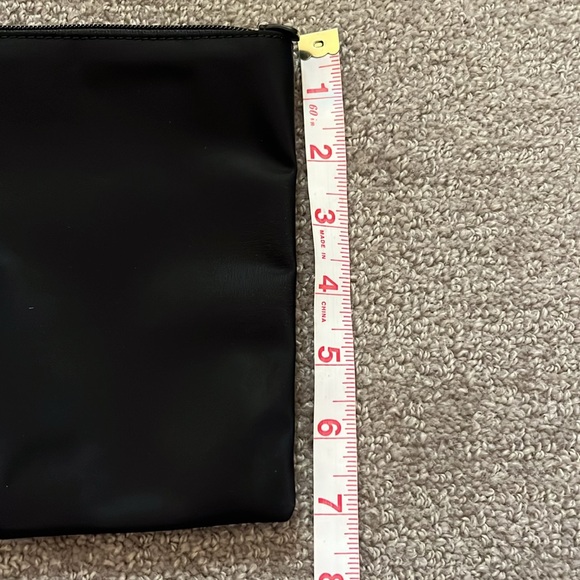 Tumi Black Toiletry Bag - Picture 3 of 9